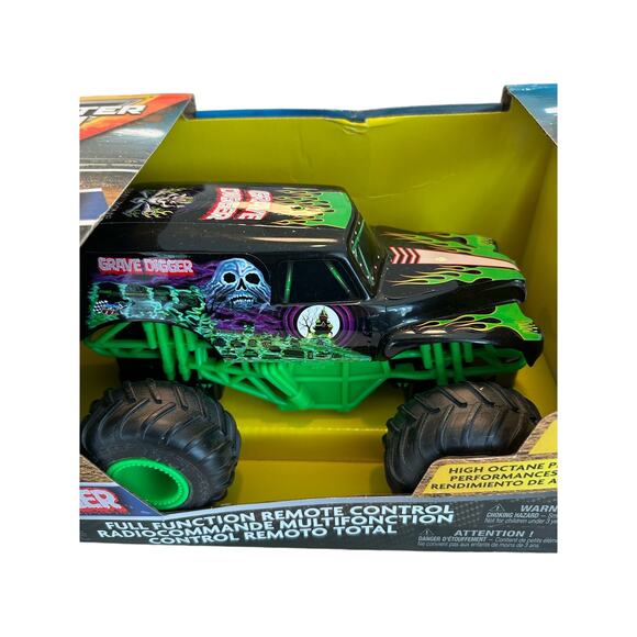 Monster Jam Grave Digger RC Truck 1:24 Scale Remote Control Monster Truck - Picture 9 of 9